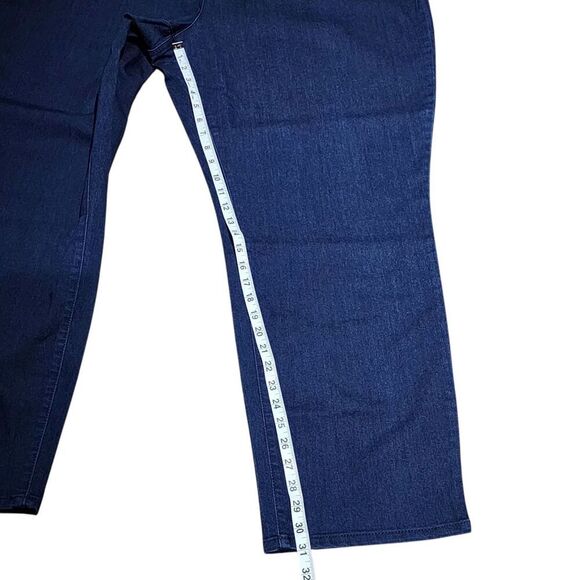 Charter Club‎ Plus Size Cambridge Slim Leg Stretch Blue Denim Pull On Pants 28W - Picture 9 of 16